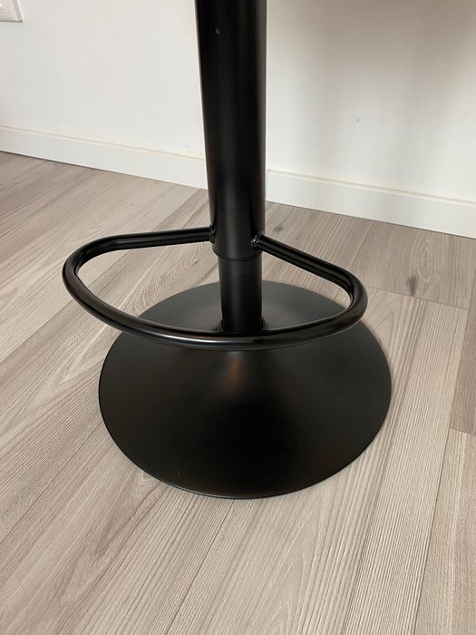 Scaun bar pivotant modern cu spatar, reglabil