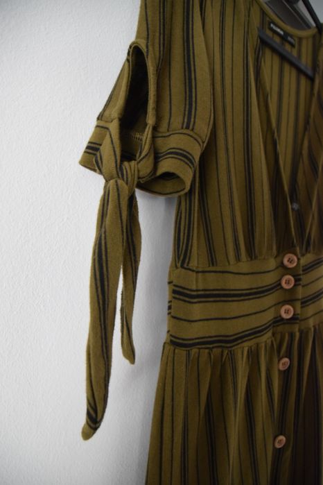 Rochie verde oliv Pull&Bear, mărimea XS