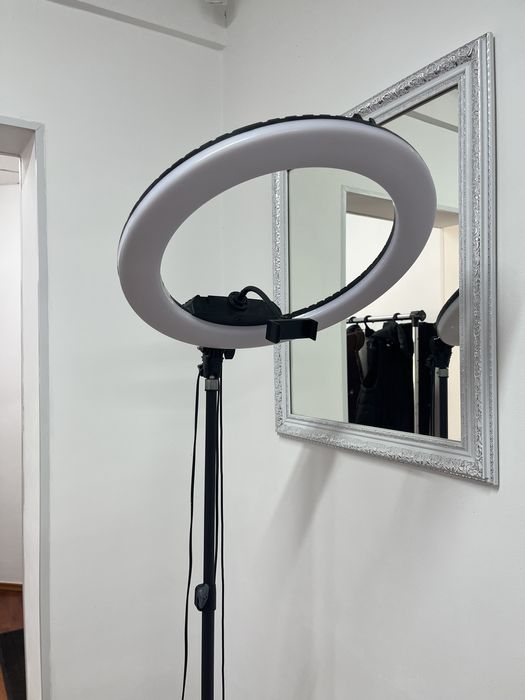 Продаю кольцевую лампу