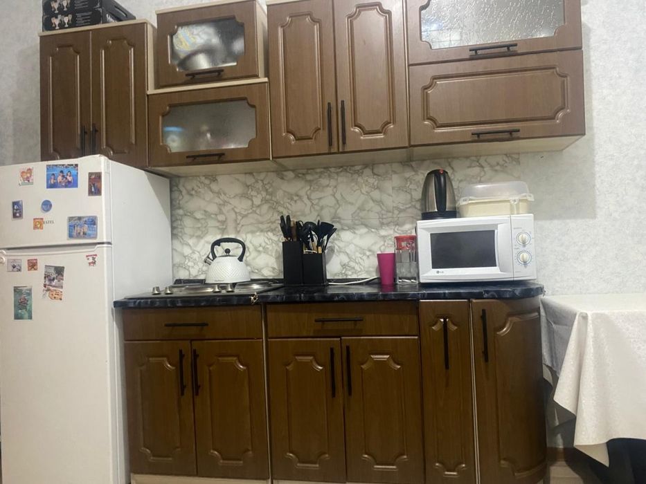 Продаётся кухонный  гарнитур за 35 000 тенге в хорошем состоянии