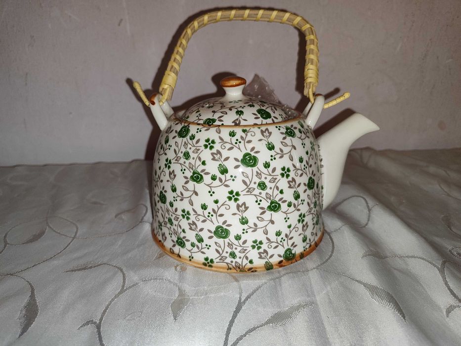 Чайник за приготвяне на чай, нов