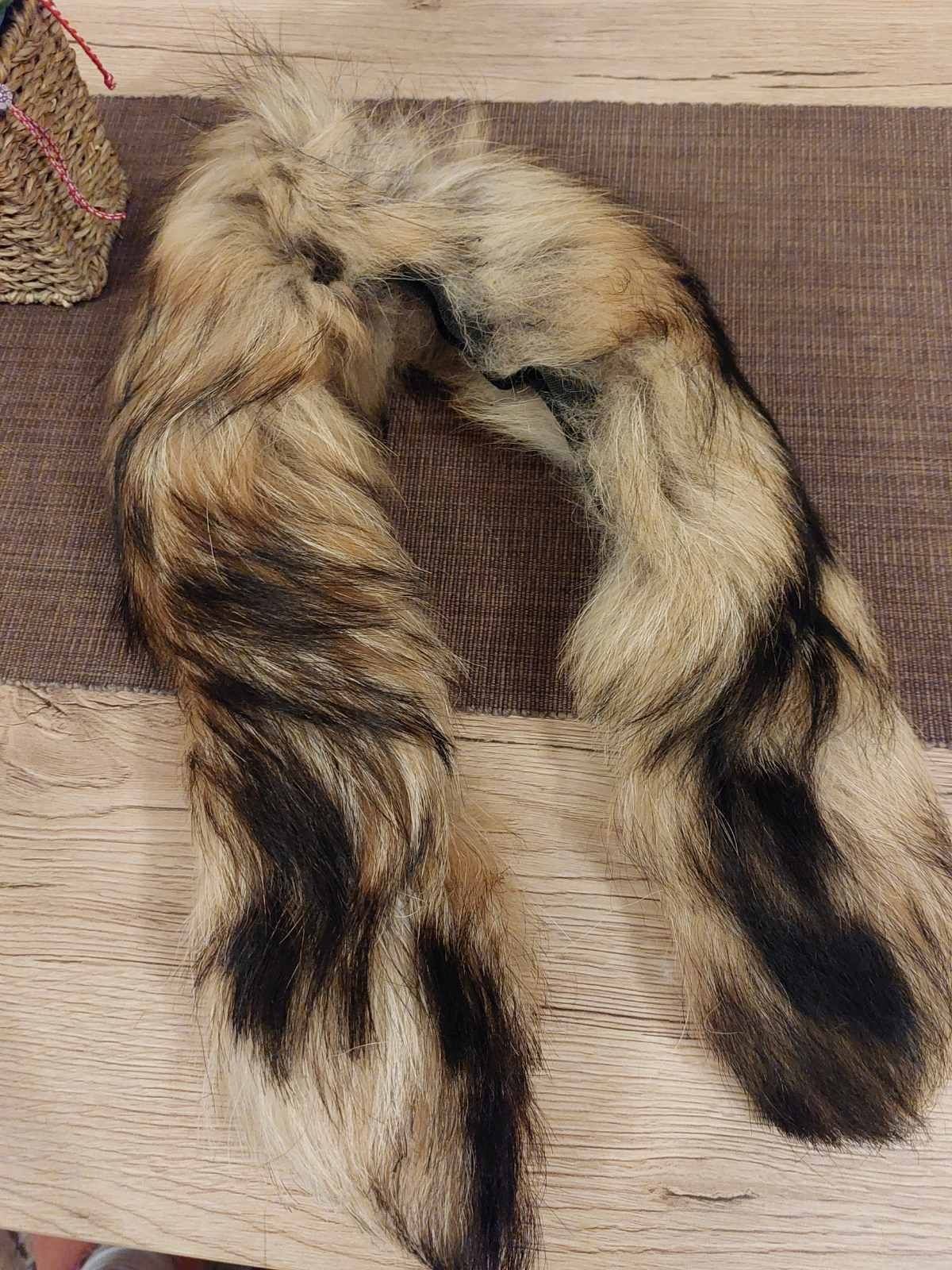 Яка с естествен косъм  от лисица