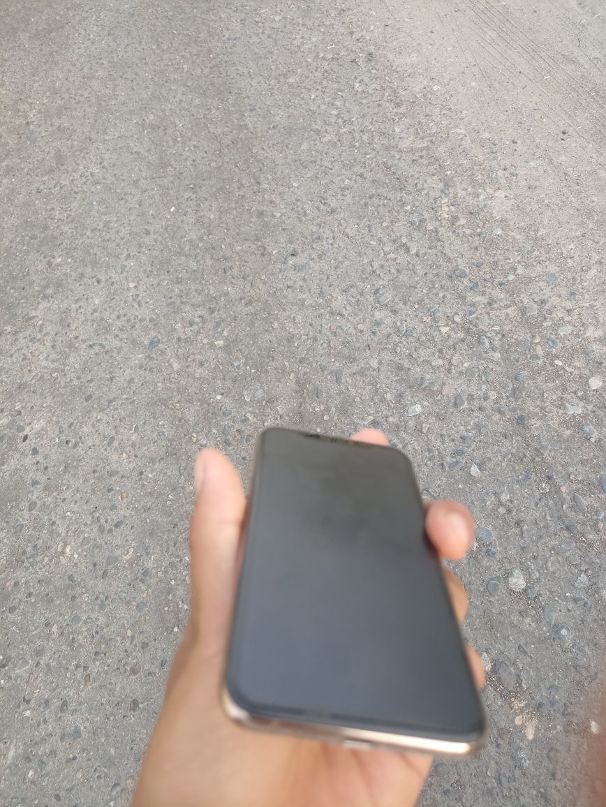 iphone xs  batareya useleniya