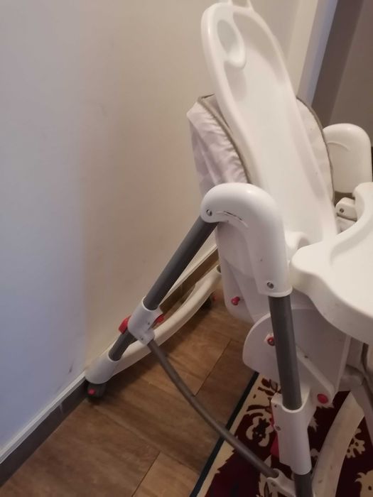 Vând măsuță bebeluși