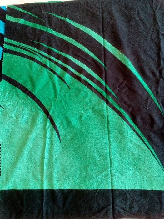 Продавам парчета платове