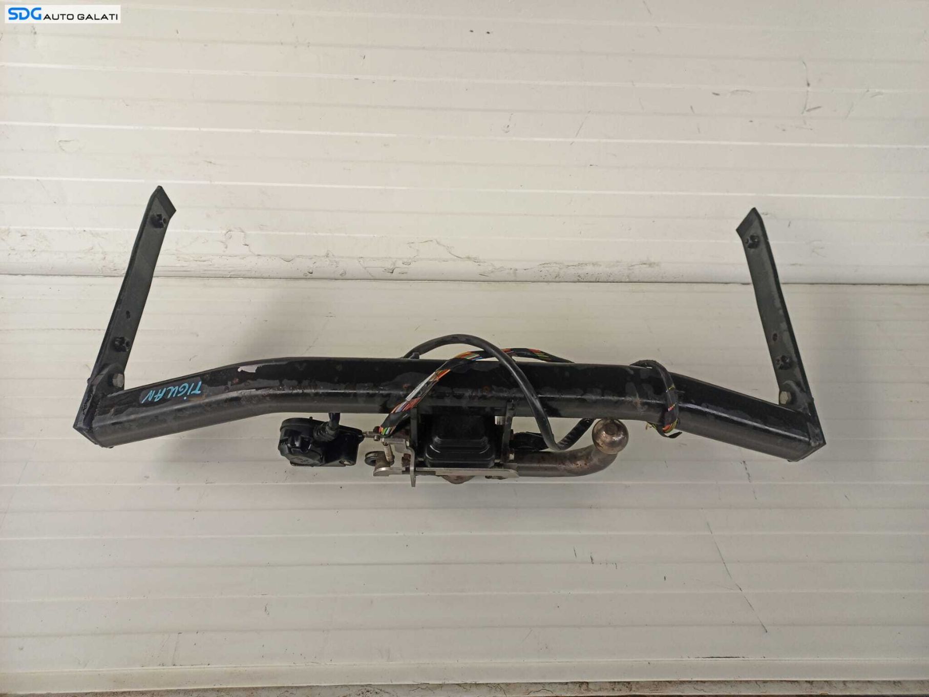 Cui Carlig Remorcare Tractare Electric Retractabil Rabatabil cu Instalatie Electrica Volkswagen Tiguan FL Facelift 2011 - 2015 Cod 5N0092161A 5N0 092 161 A [L1530]