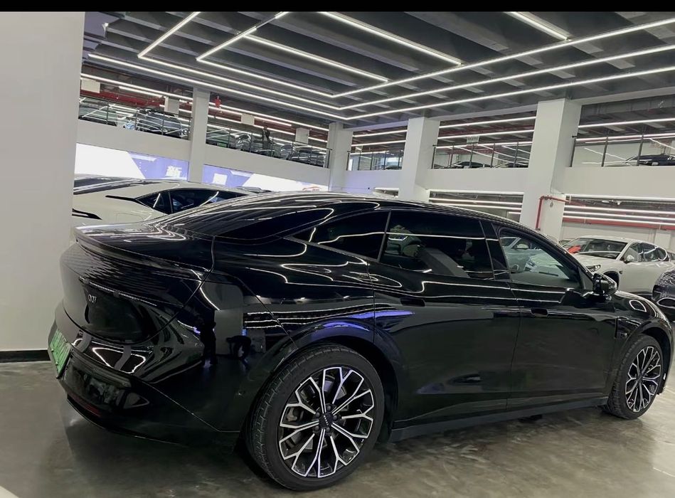 Zeekr 007 2-pozitsiya 688km