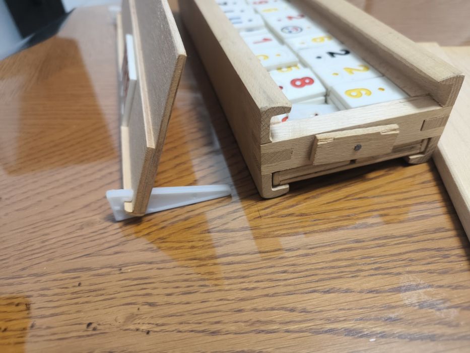 Remy Rummy,table din lemn masiv,lacuite