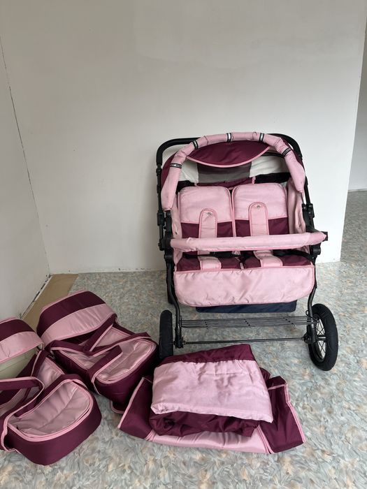 Коляска для двойни.