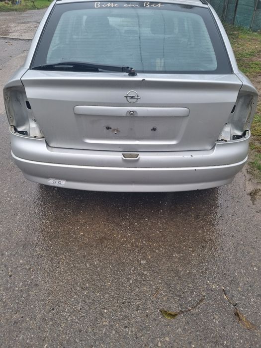 Опел астра на части