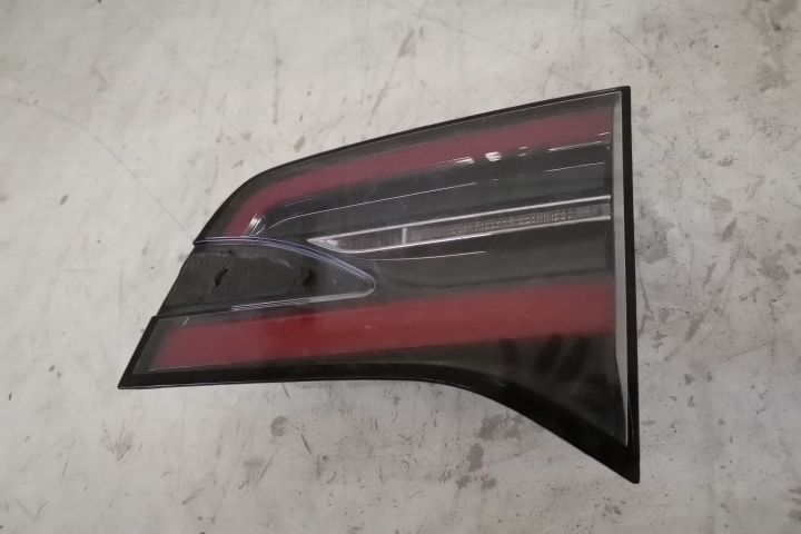 Стоп Заден Десен Оригинален Led За Повреден Тесла / Tesla Model X 1 [