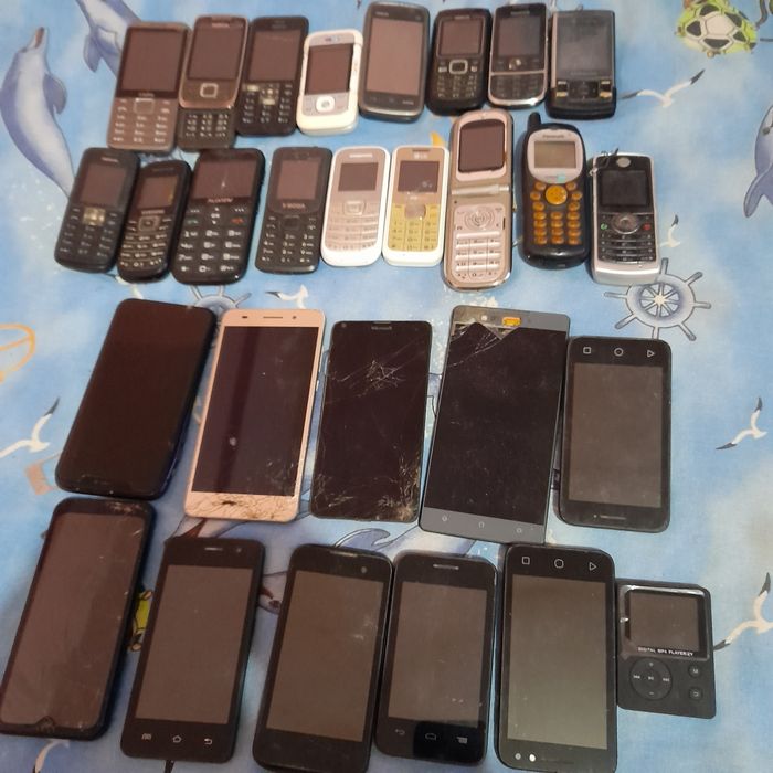 lot telefoane funcționale și nefuncționale