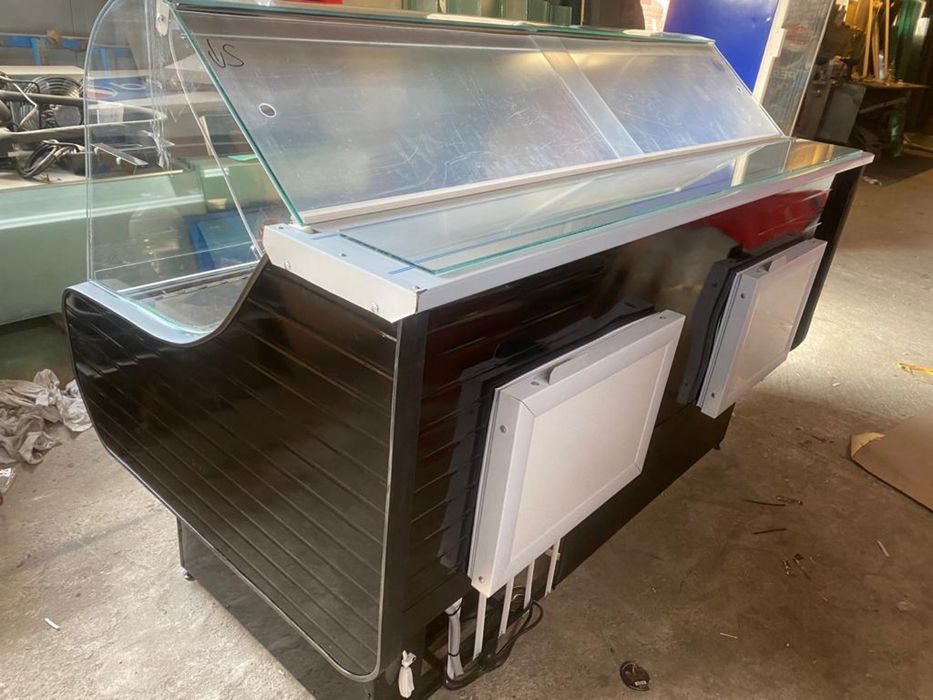 Vitrina frigorifica pentru mezeluri/carne profesionala