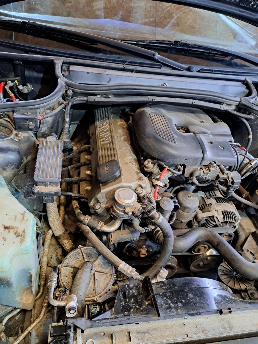 Vând motor 1.9 benzina  bmw e 46