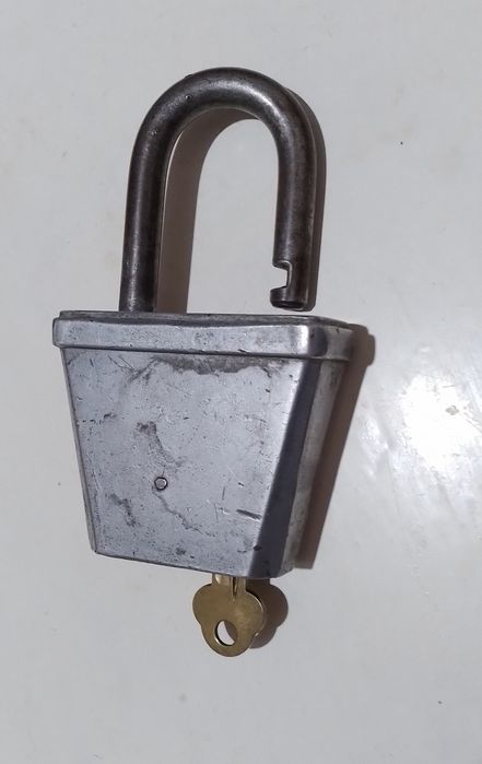 Продам навесной замок