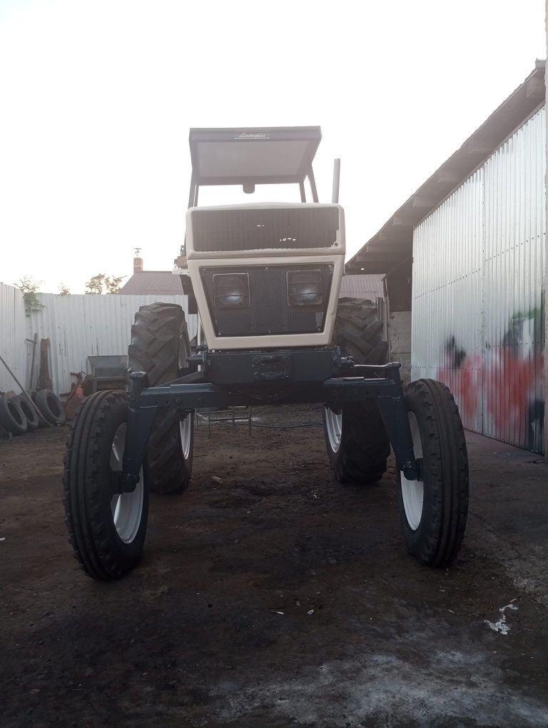 Vând tractor legumicol Lamburghini 603