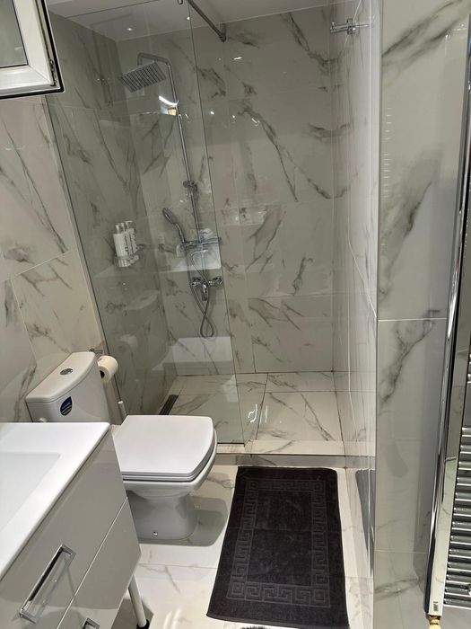 Închiriez casa in regim hotelier.