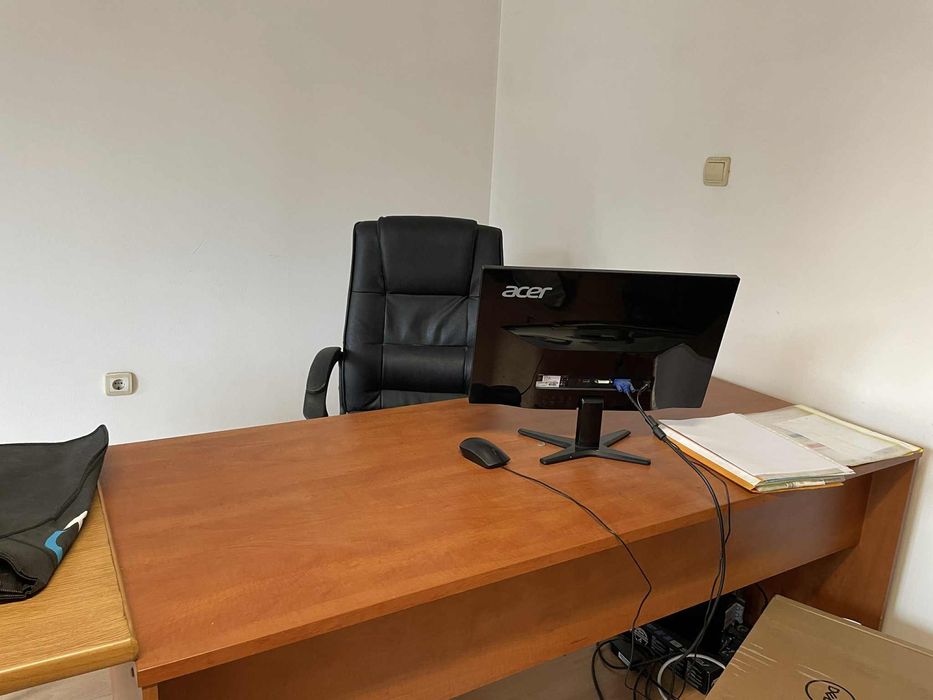 Подарявам/Продавам (цена 1 лв.) Бюра и секции Пловдив