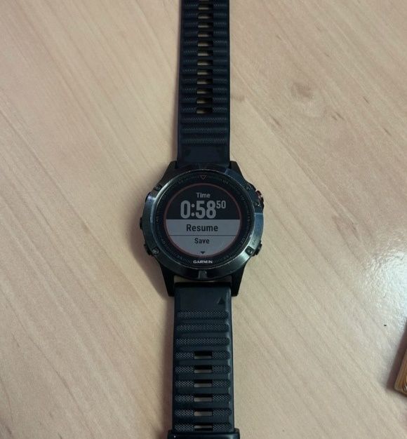 Часовник Garmin Fenix 5