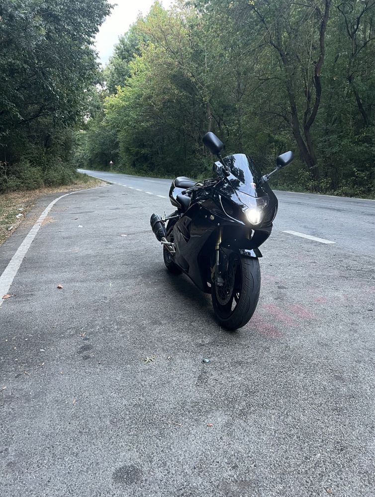 Motor suzuki GSX R 600