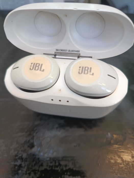 Безжични слушалки JBL TUNE125TWS