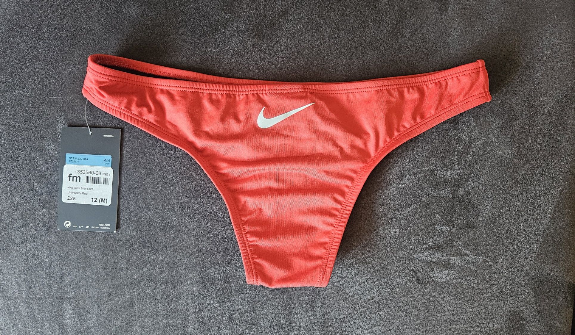 Нов бански на Nike, М