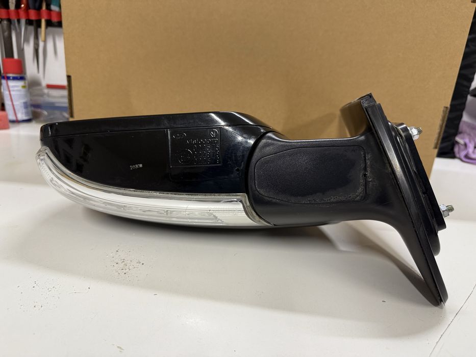 Hyunday santa fe огледало