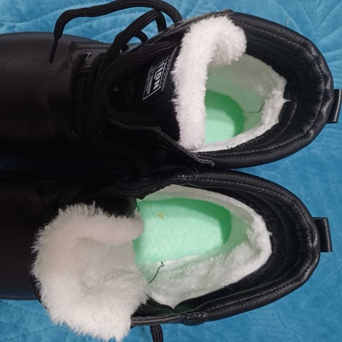 Мужские зимние сапожки из 100% натуральной и шерсти.