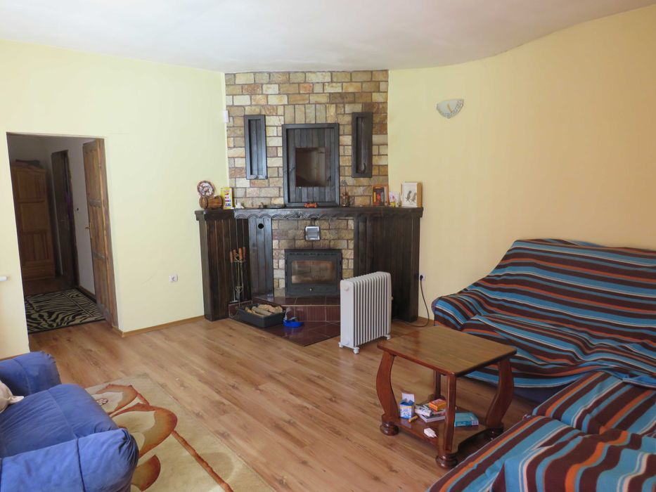 Къща със спокойна локажия и гледка към Рила, село Шипочане/реф№1000402