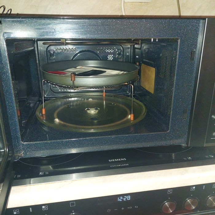 Микровълнова фурна Toshiba MV-TC25TBK