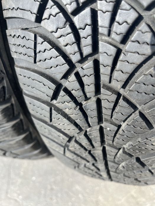 2 бр. зимни гуми 185/60/15 GoodYear DOT 2619 6,5 mm