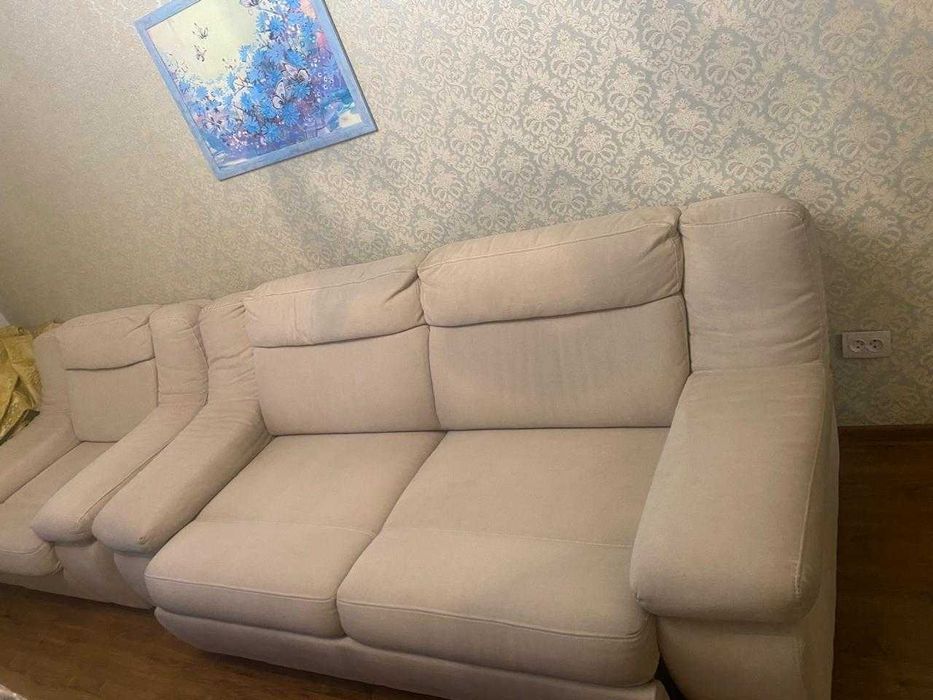 Срочно продам диван и кресло  для гостиной