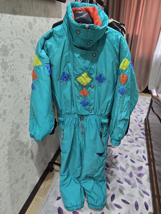 Горнолыжный комбинезон