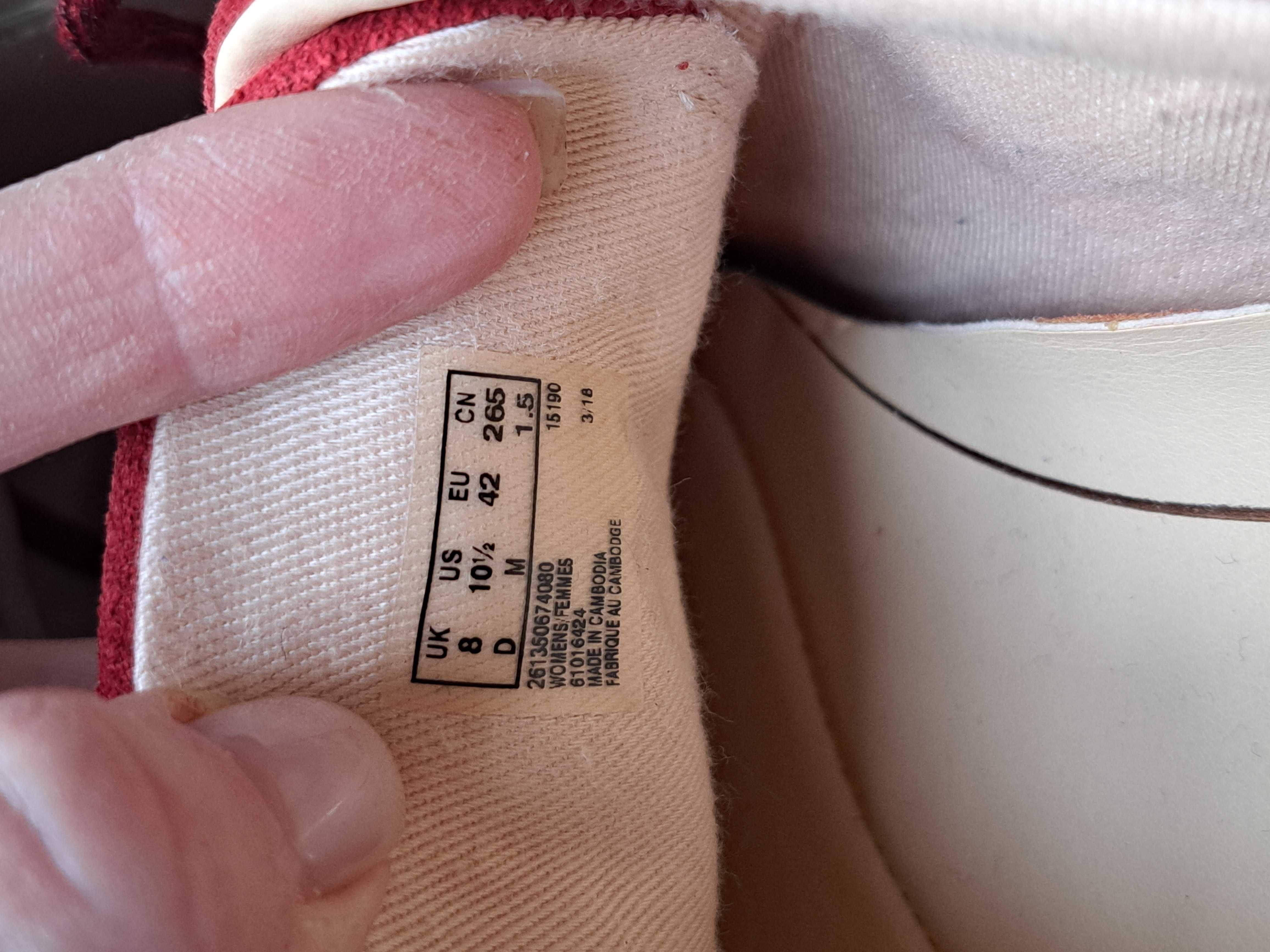 Обувки Clarks номер 42, унисекс