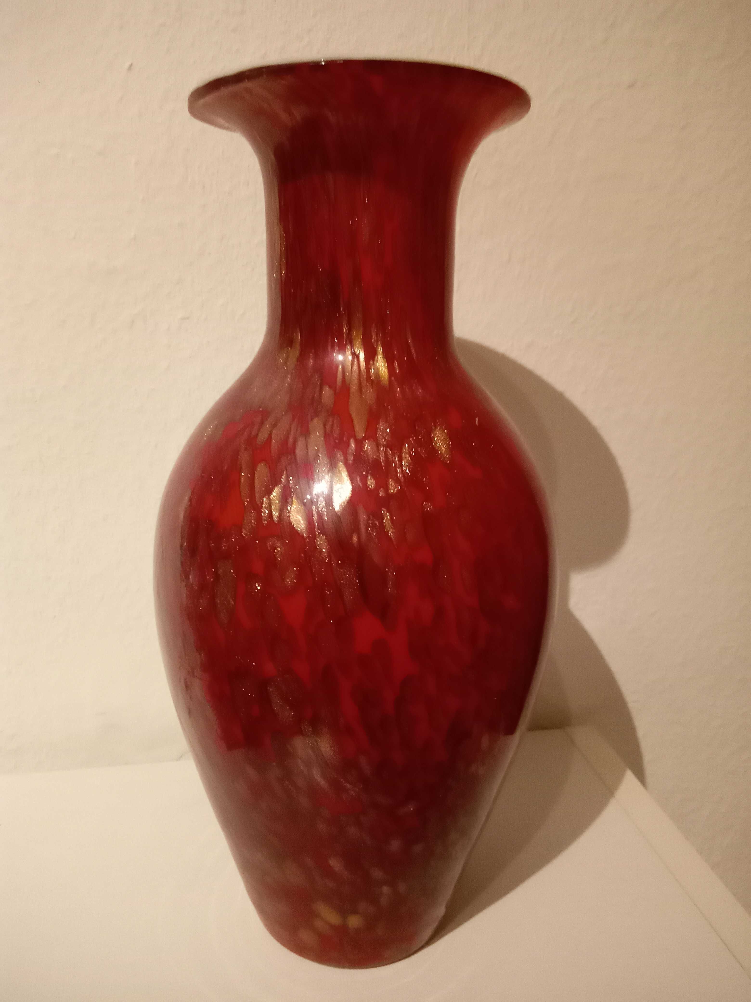 Арт ваза/цветно стъкло