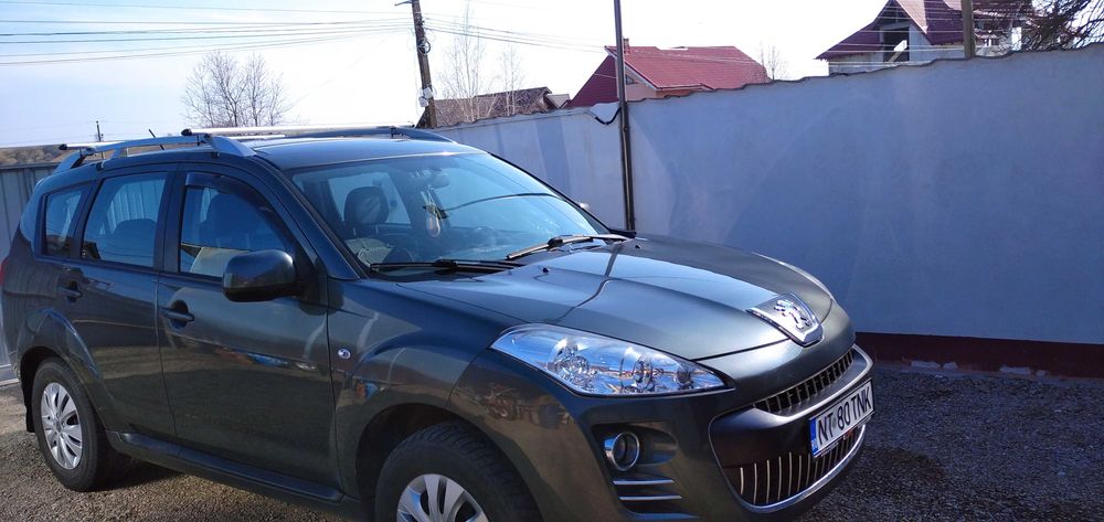Vând Peugeot 4007 disel2.2 195000 km