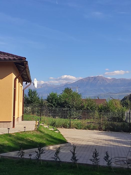 Cabană de închiriat cu ciubăr
