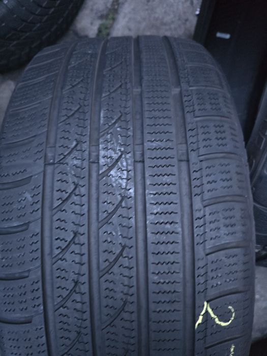 Anvelope iarna  235 35 19