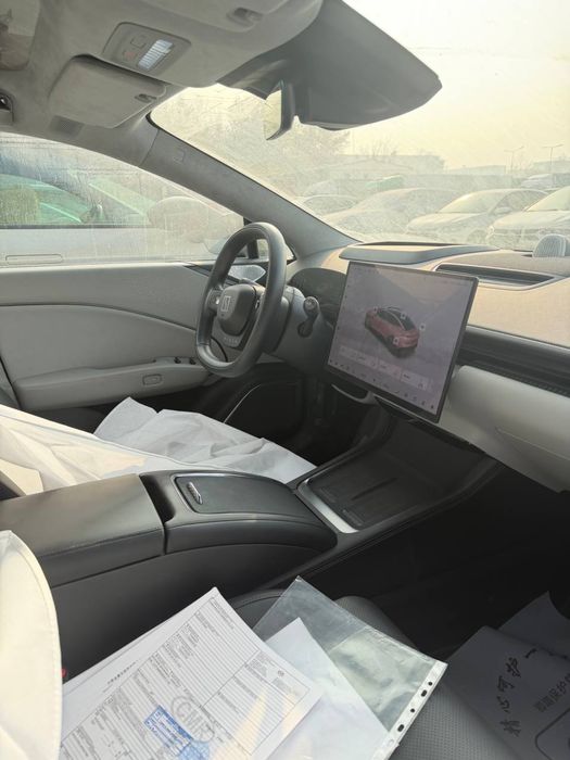 Electromobil Zeekr 007