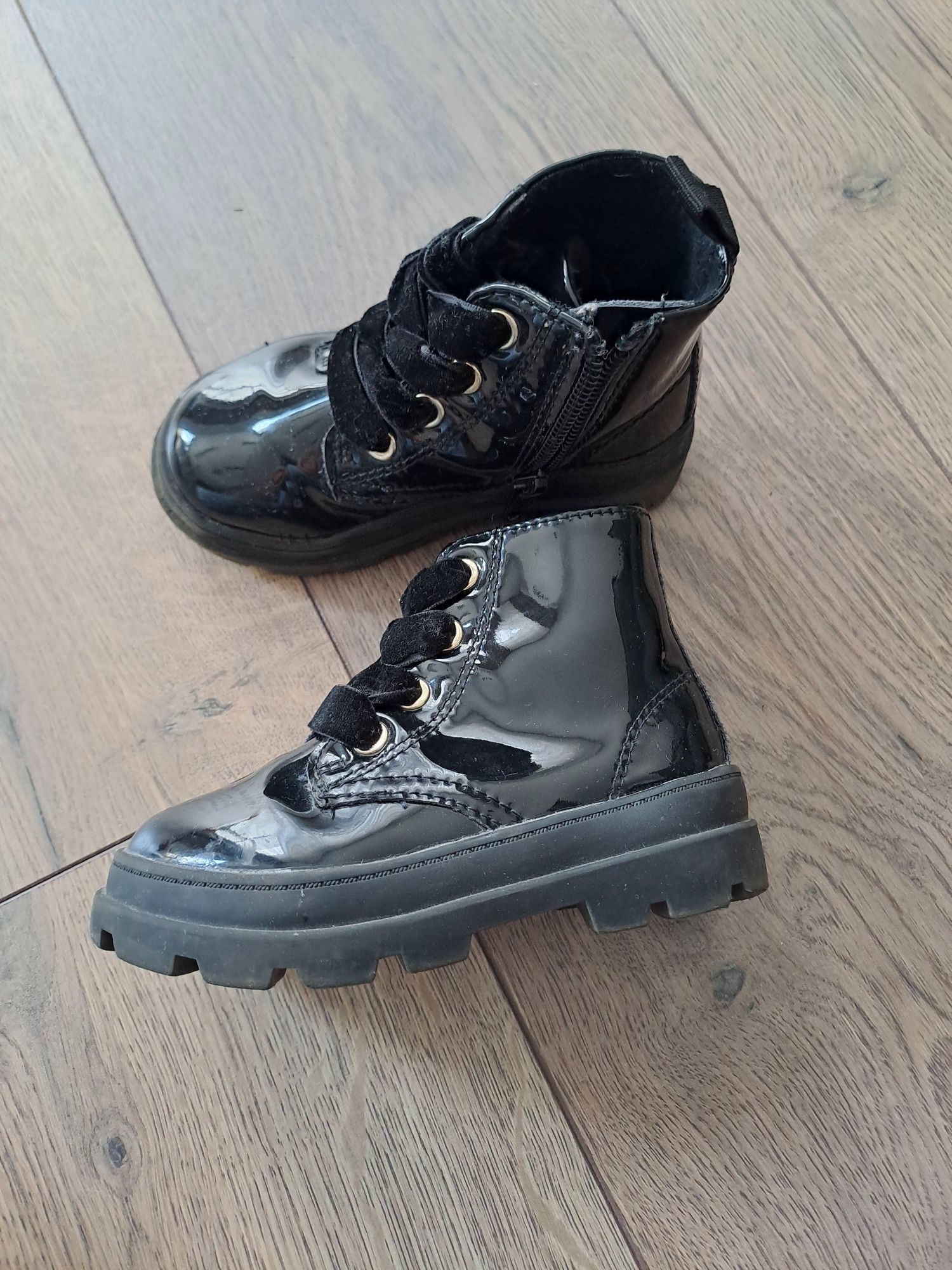 Ghete H&M fetite nr 22