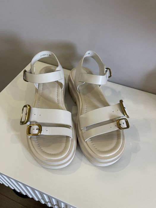 Босоножки женские 39 р