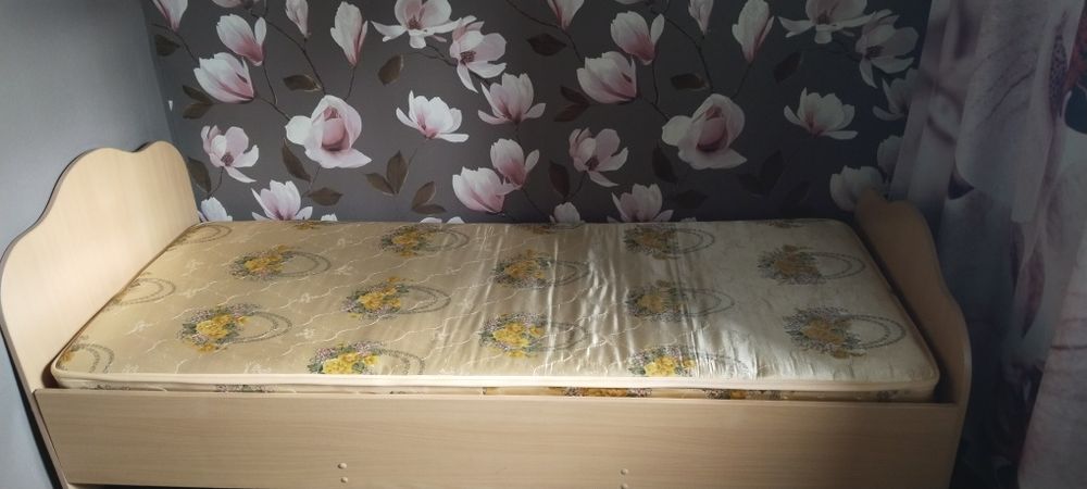 Кровать подростковая