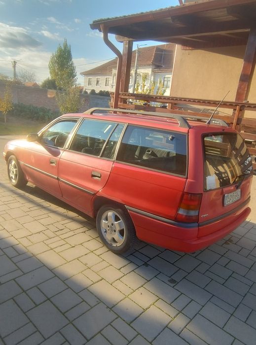 Opel Astra F 1.7 Diesel 1995 – jante aliaj, baterie nouă, stare bună.