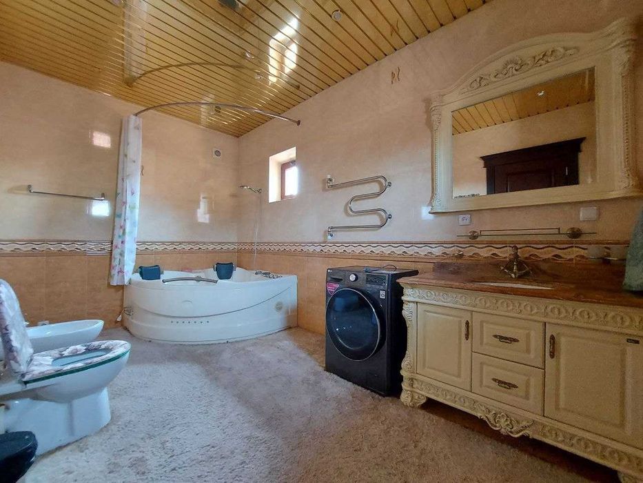 В аренду дом ( Офис , Дет сад ) ул Саломатина