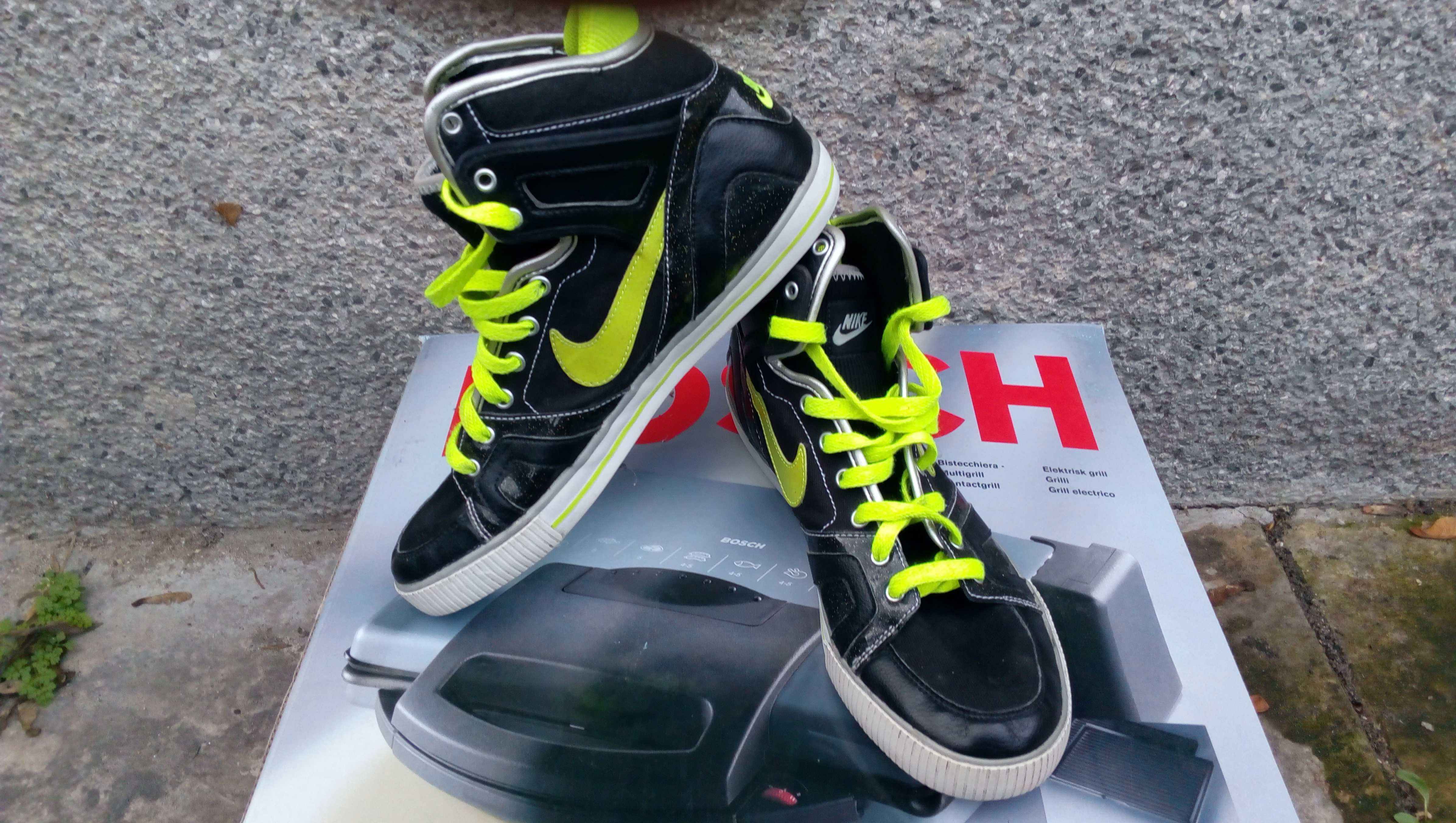 ''Nike Possession Justified''оригинални маратонки 40 номер