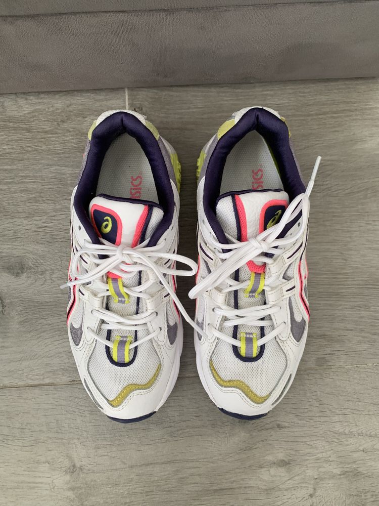 Дамски маратонки Asics