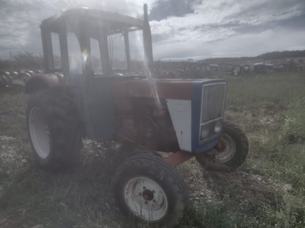 Dezmembrez Tractor Internaținal 523