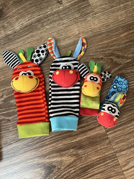 Lot jucarii interactive, carti senzoriale, tummy time, zornaitoare