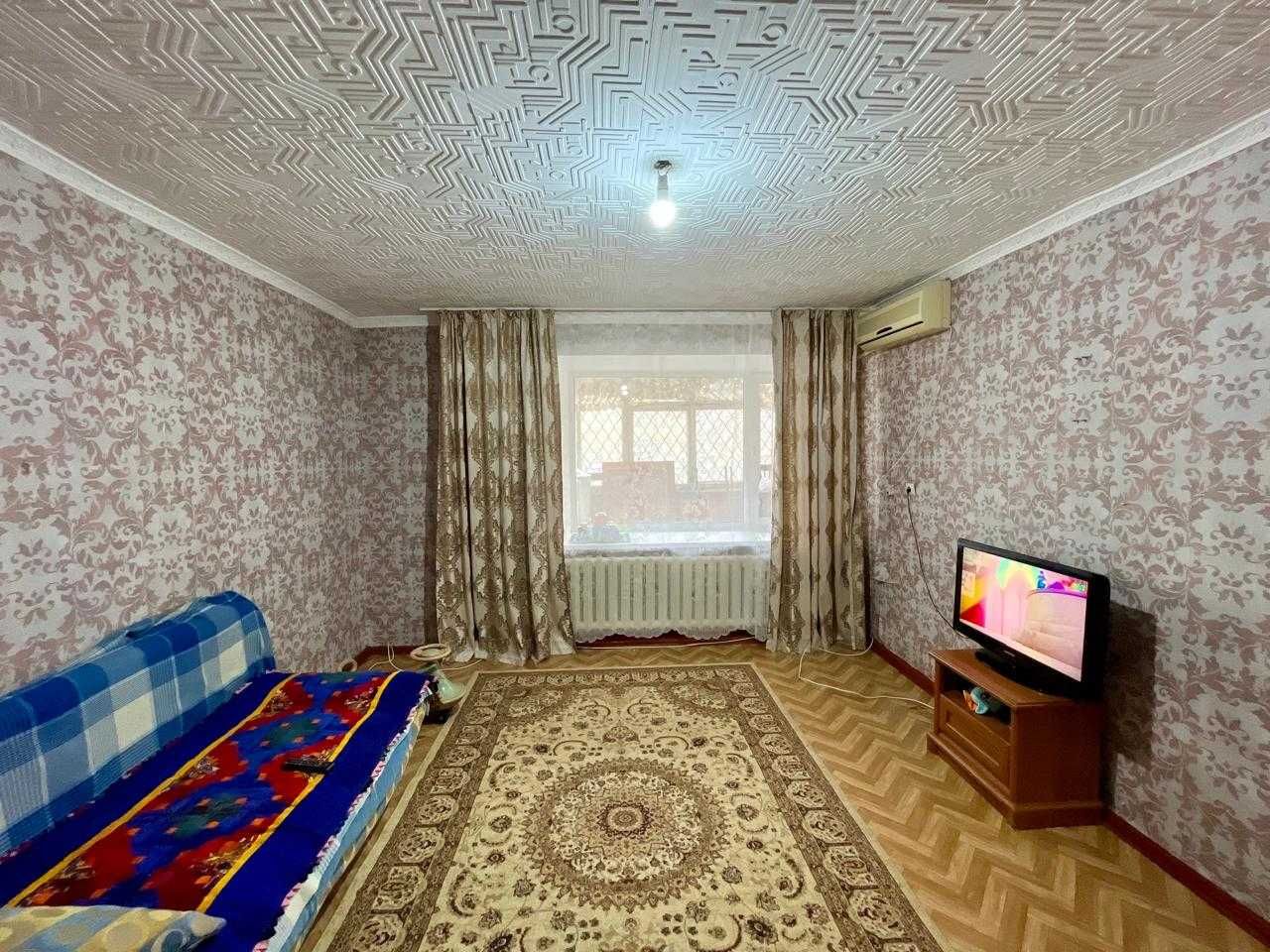 Продаю 4-х комнатную квартиру в центре Сортировке на 2 этаже.