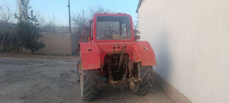 Traktor MTZ sotiladi.